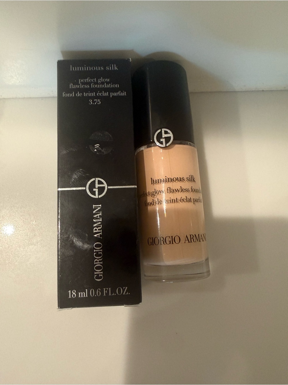 New Giorgio Armani Luminous Silk Foundation - 3.75 - Picture 8 of 8